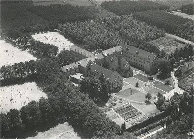 162 Panoramafoto van het hoofdgebouw, de kapel en het schoolgebouw, Aalsterweg 289., 1927