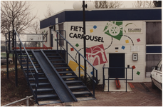 915 Een fietscarrousel 'Ficarro' van de firma Beukeveld uit Heerlen, zoals die ook in het winkelcentrum Woensel zal ...