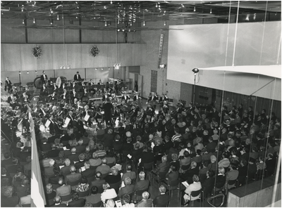 1021 Het Brabants Orkest verzorgt het nieuwjaarsconcert in de burgerhal van het stadhuis, 01-1992