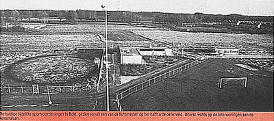 19174 Panorama van de tijdelijke sportvoorziening in Bokt, 01-1982