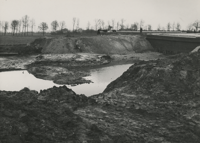195800 Natuurontwikkeling: wijzigen van de loop van de Dommel, bij de nieuwe Dommelbrug ten zuiden van de Ijzeren Man, ...