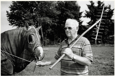 125041 Een hobby boer in Broekkant, Budel, 2003