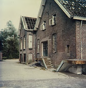20137 Sloop van de voormalige zuivelfabriek Sint Odulphus, aan de Gasthuisstraat, 1982