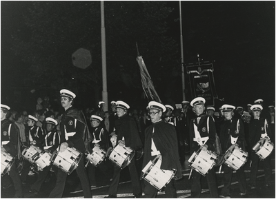 193191 Bevrijdingsherdenking: het meelopen in de herdenkingsoptocht door de Wilhelmina Fanfare, 18-09-1978