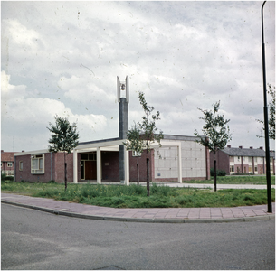 255252 Gereformeerde Kerk, hoek Adriaansdreef/Koning Kyrieweg, 1955 - 1965