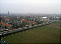 257503 Panorama: d' Ekker richting Zeelst. 1. Jongelingveld, sporvelden; 2. Parklaan; 3. Protestantse Immanuelkerk; 4. ...