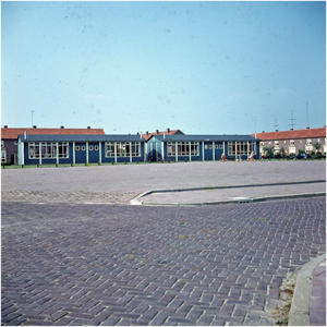 257519 Noodgebouw voor de Jan Ligthart Kleuterschool, Lange Mees 20, 1957 - 1960