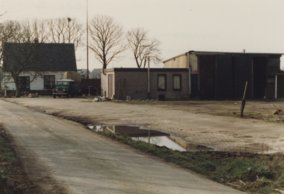 505684 Zijkant woning met bijgebouwen aan de Kattestraat, 02-1989
