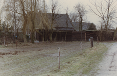 505692 Achterzijde woning met weiland aan de Akkerstraat, ca. 1989