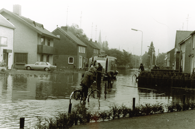 240450 Wateroverlast Kruisparkweg, 1974