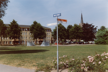 240513 Nazerethstraat: links aanleunwoningen Op het Heerbeeck , 1994