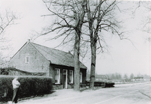 240596 Sint Oederodeseweg: links kruidenierswinkel Van Gerwen, 1985