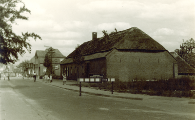 240756 Schoolstraat: Boerderij, 1961