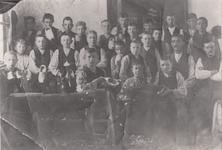 241017 Leerlingen van de klompenmakersvakschool, 1920