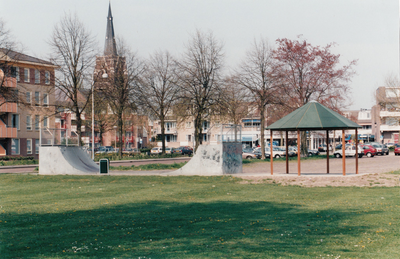 241371 Skatebaan en Jongeren Ontmoetingspunt, 1995