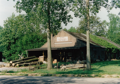 241593 Klompenfabriek van Aarle , 2001