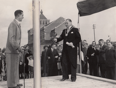 241671 Officiele opening van het gasnet in het Wilhelminadorp, 01-09-1951