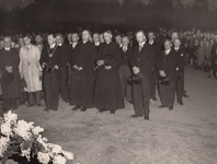 242006 Onthulling van de gedenksteen met de namen van Bestse oorlogsslachtoffers, 04-05-1948