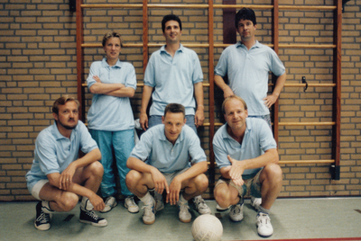242420 Volleybalteam van de ambtenaren van de Gemeente Best, 03-07-1994