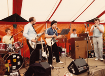 243070 Huisorkest van gemeente Best Cosy band, 04-06-1983