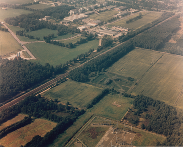 243246 Luchtdoto van Best-Zuid met spoorlijn Best - Eindhoven , 1985