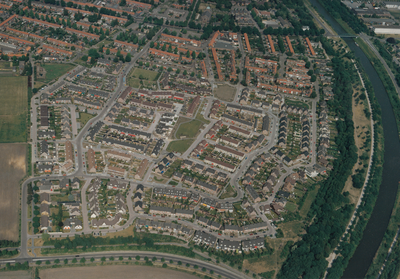 243291 Luchtfoto van de wijk Kantonnier, 1985