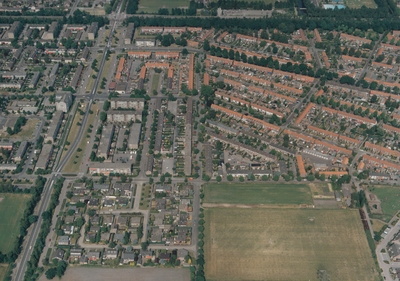 243292 Luchtfoto van het Wilhelminadorp, 1985