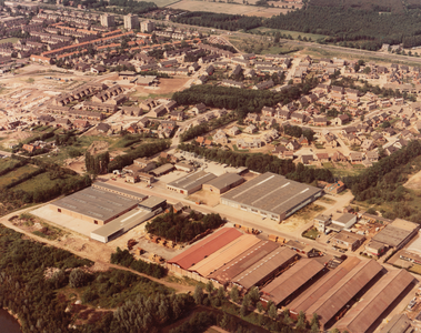 243296 Luchtfoto van Industrieterrein 't Zand, 1978
