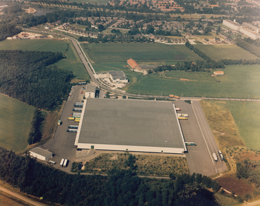 243309 Luchtfoto van Industrieterrein Breeven, 1985