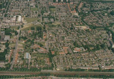 243324 Luchtfoto van de wijk Leeuwerik, 1989