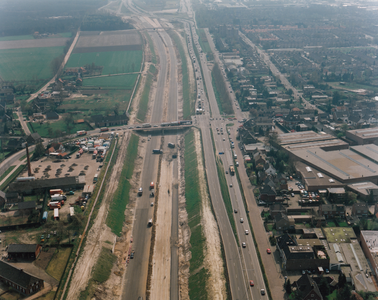 243331 Luchtfoto van de aanleg van de verdiepte A-2 richting Boxtel, 08/-4/1992