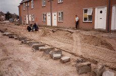 243670 Wegwerkzaamheden : het leggen van bestrating, 22/08/1985