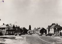 243713 Kruispunt van de Sint Oederodeseweg met de Nieuwstraat en de Rijksweg, 1950