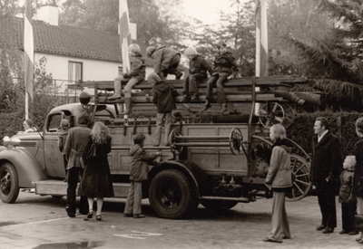 244061 De ladderwagen van de vrijwillige brandweer, 02/11/1974