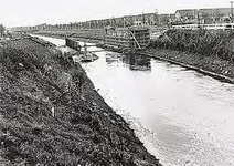 18601 Afwateringskanaal, brug nabij de Blaarthemseweg in aanbouw, 06-1976