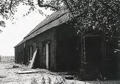 18674 Schuur achter Vaartbroekseweg 44 tijdens de sloop in 1965, 1965