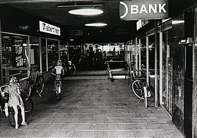 18952 Winkelcentrum De Tempel, Belgiëplein, 1977