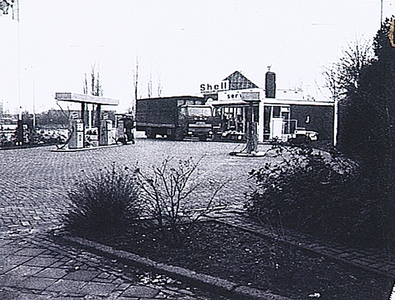 19115 Tankstation Esso, Blaarthemseweg 142, 1976