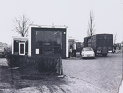 19116 Tankstation Esso, Blaarthemseweg 142, 1976