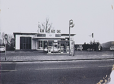 19117 Tankstation Esso, Blaarthemseweg 142, 1976