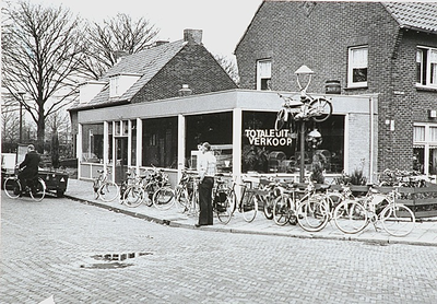 27083 Winkel, Hastelweg met de hoek 'Sportlaan', 1976