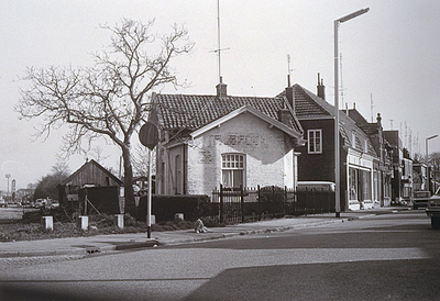27633 Spoorweghuisje, Hoogstraat 172, behorend bij de spoorlijn Eindhoven-Valkenswaard-Hasselt, 1977