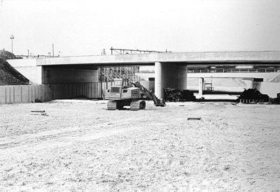 27836 Aanleg van de rondweg ter hoogte van de Insulindelaan 2e fase: Bouw spoorwegviaduct, 1972