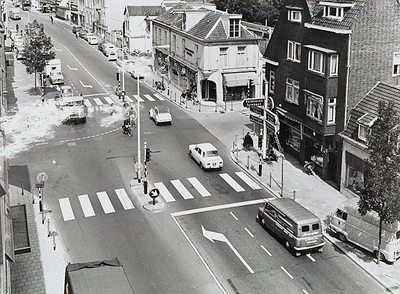 28528 Kruispunt van de Keizersgracht, gezien in de richting van eerstgenoemde, 1964