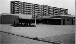 65219 Winkelcentrum en flat, Nederlandplein, 1972