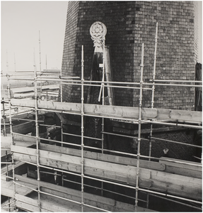 67992 Restauratie van de St. Catharinakerk: gedeelte toren, 1977