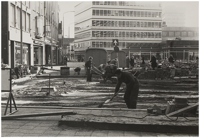 68329 Wegwerkzaamheden ter hoogte van de kruising Ten Hagestraat-Stratumseind, gezien vanaf Rechtestraat, 01-12-1972