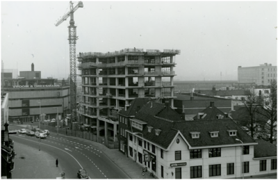 69081 Panorama van de Vestdijk. Rechts de 'Groene Toren' in aanbouw. Op de achtergrond Vroom & Dreesmann, 1974