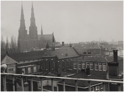 69184 Binnenziekenhuis met kapel, Vestdijk 30, gezien vanaf de achterzijde. Situatie vlak voor de sloop, 1973
