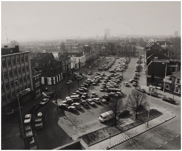 69580 Panorama van het Wilhelminaplein gezien vanaf Willemstraat, links de straten; Heilige Geeststraat, Prins ...